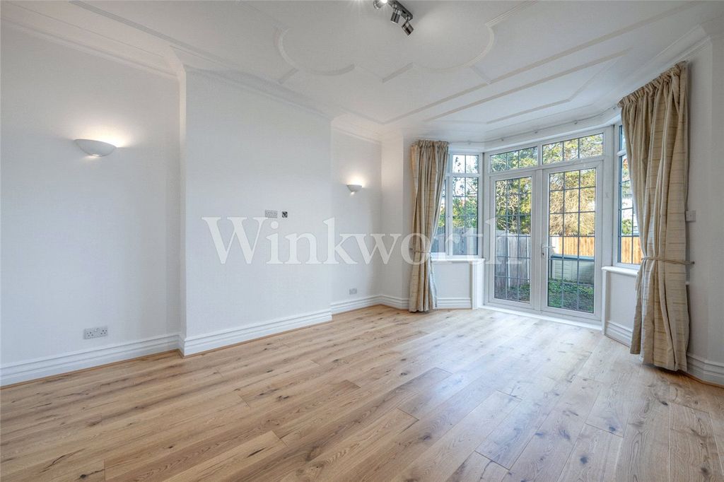 Property photo 1 of 9 Picture No. 17