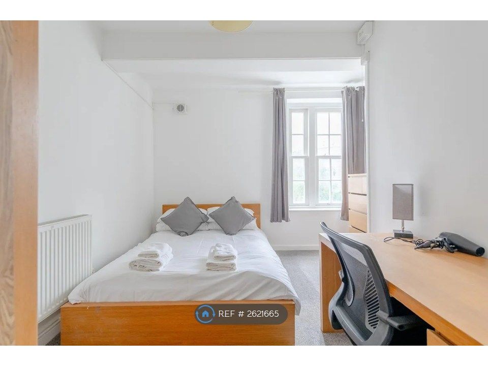Property photo 3 of 13 Bedroom 1- Double Room