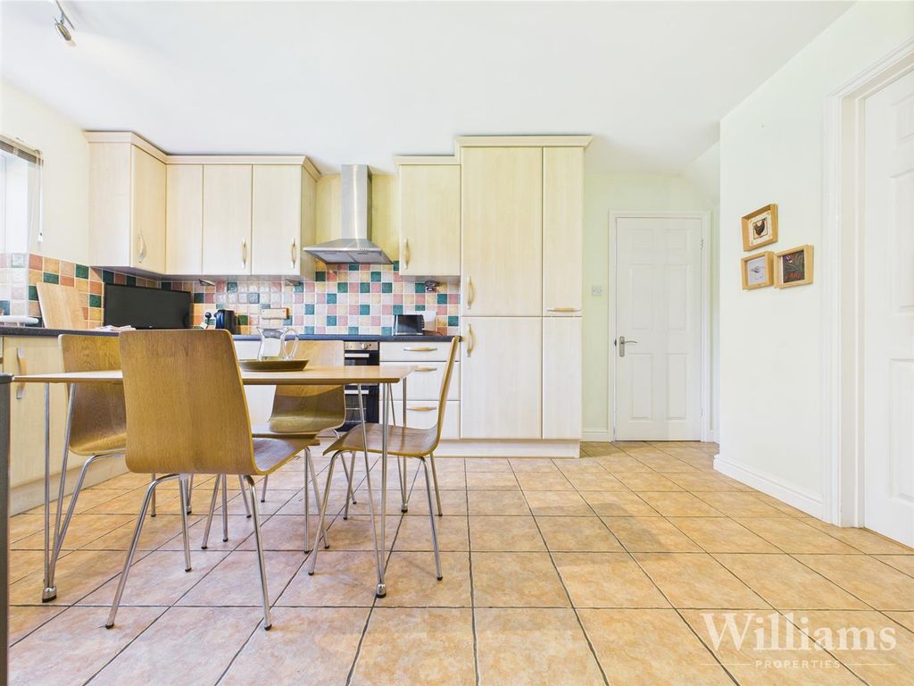 Property photo 3 of 22 Cam02861G0-Pr0386-Still013.Jpg