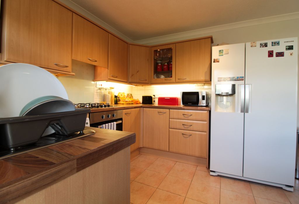 Property photo 3 of 23 Kitchen 3.Jpg