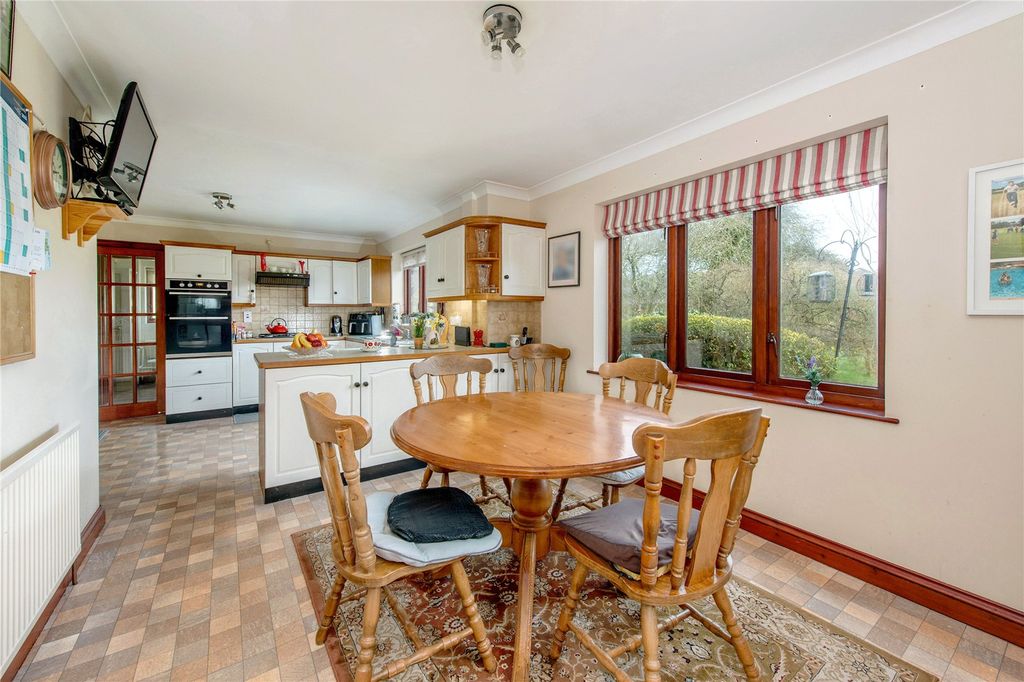 Property photo 2 of 26 Picture No. 12