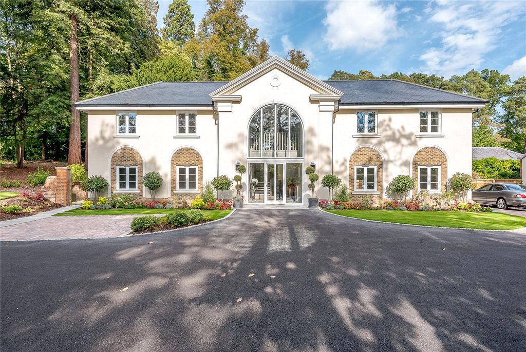 Property photo 1 of 10 Front