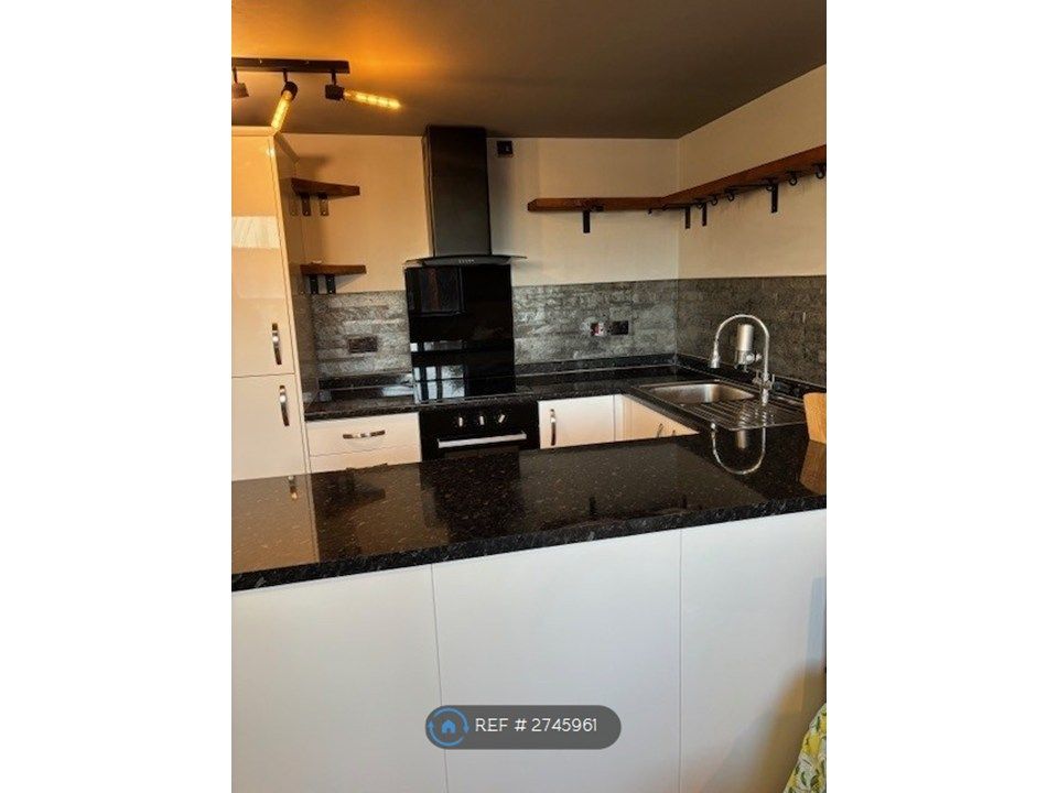 Property photo 3 of 23