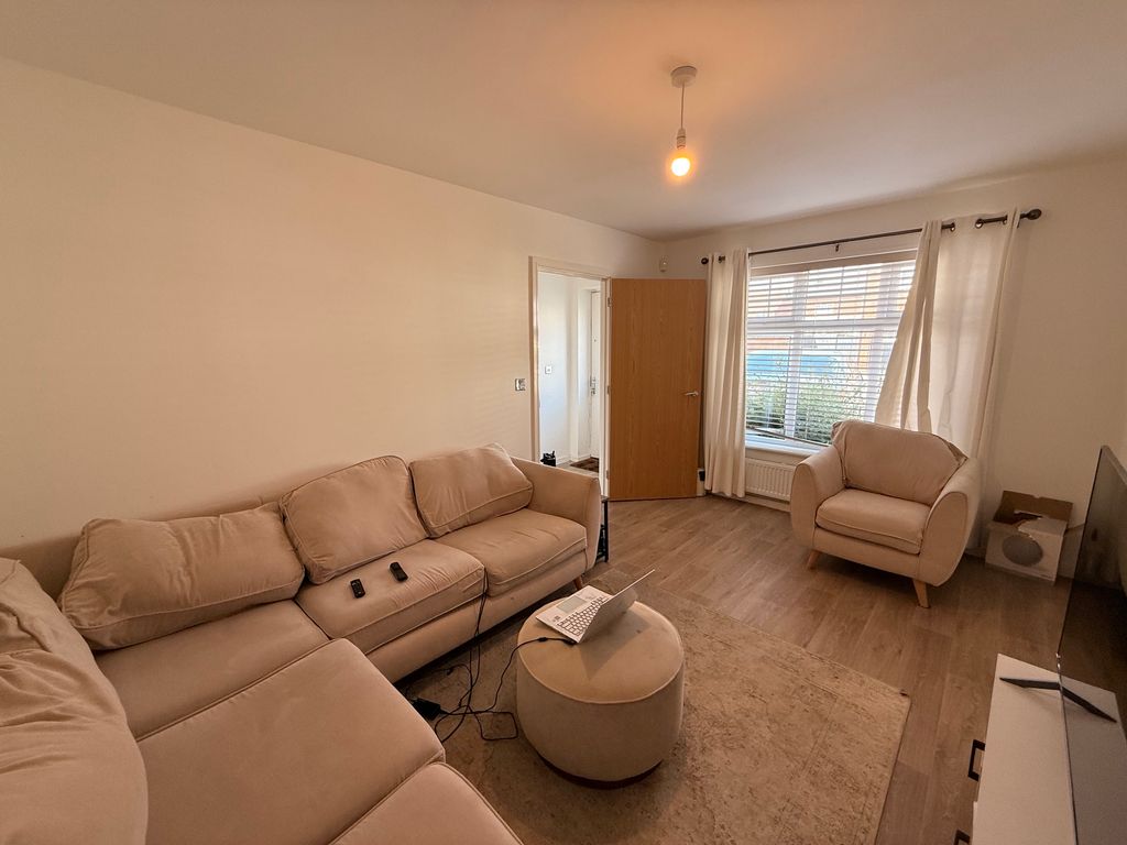 Property photo 2 of 11