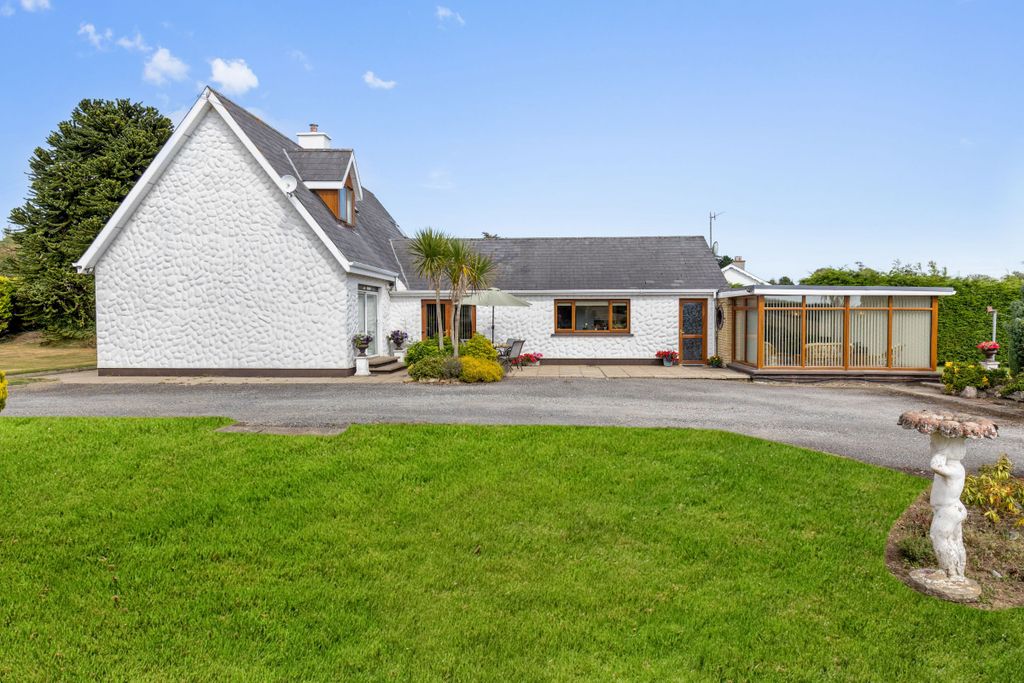 Property photo 3 of 45