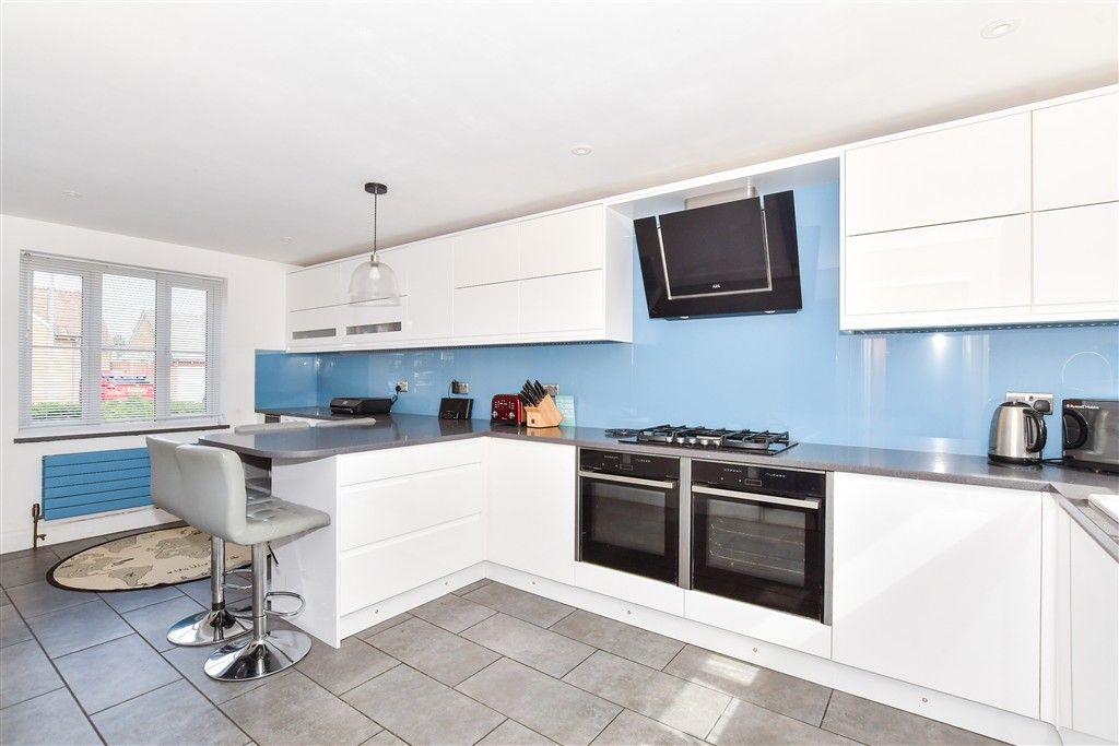 Property photo 3 of 12 Kitchen/Diner