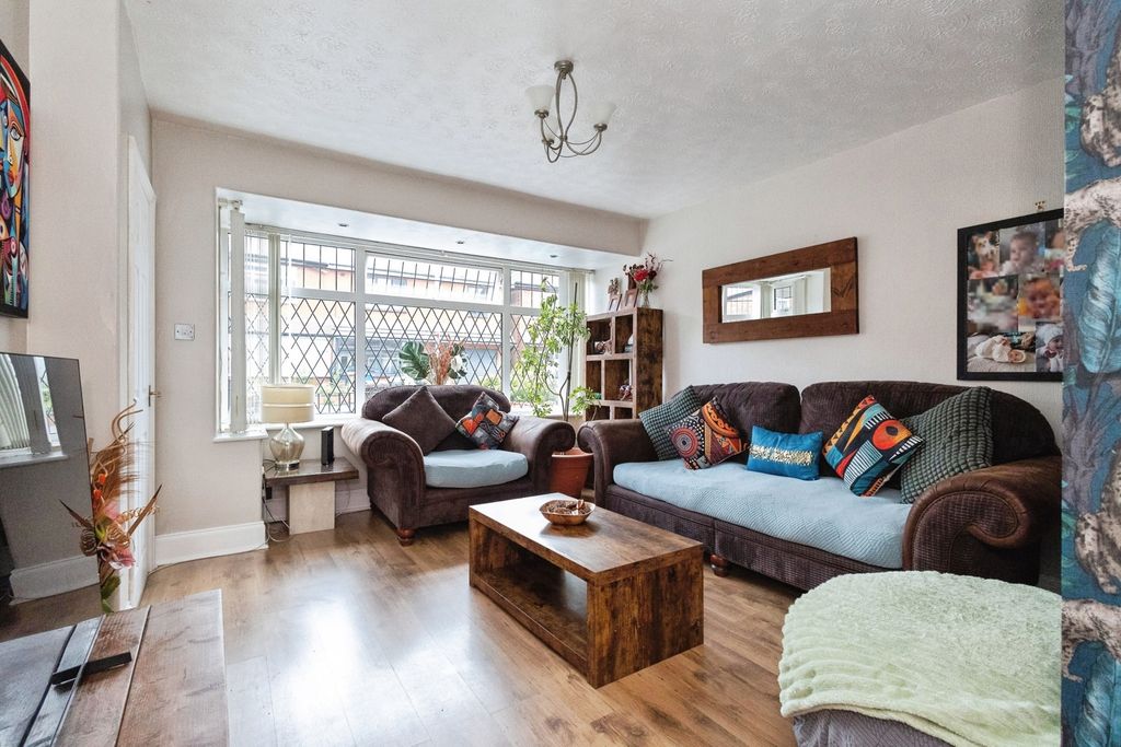 Property photo 3 of 17 Pbox-Img.Jpg