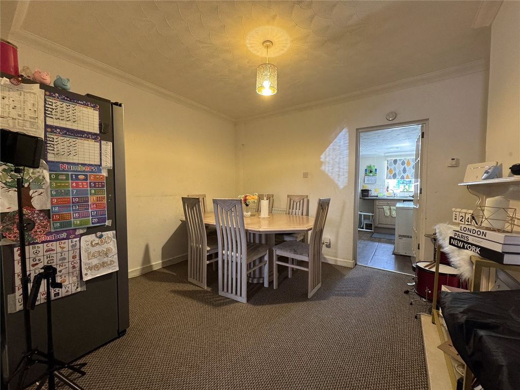 Property photo 3 of 8 Picture No. 11