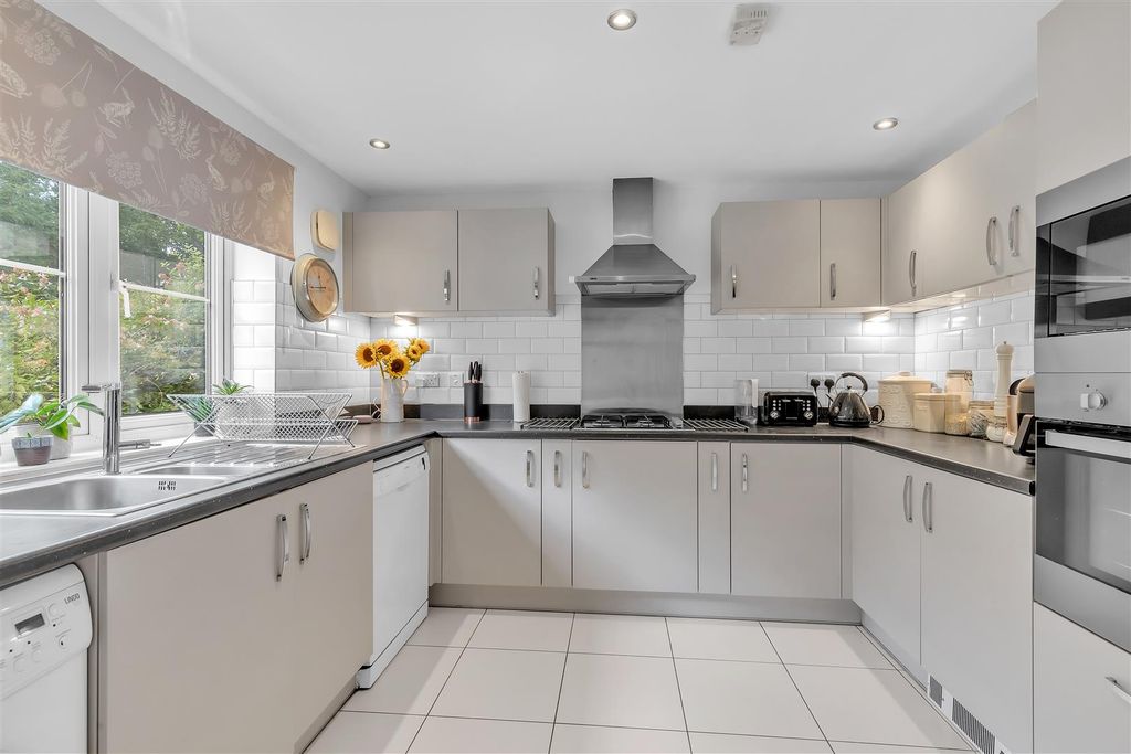 Property photo 2 of 18 Kitchen.Jpg