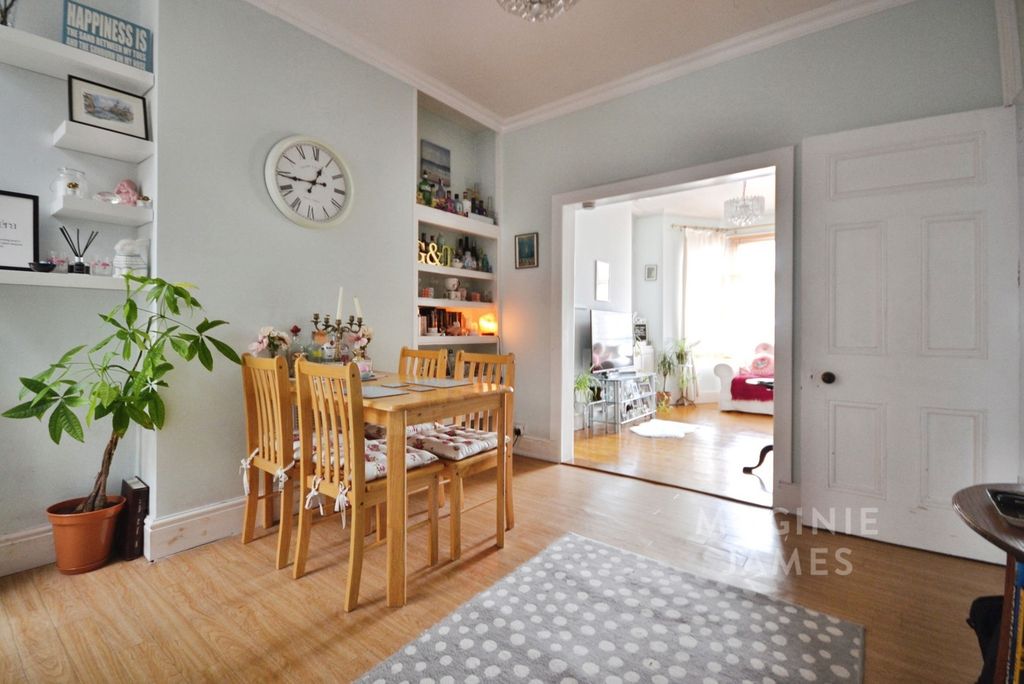 Property photo 3 of 15 Pbox-Img.Jpg