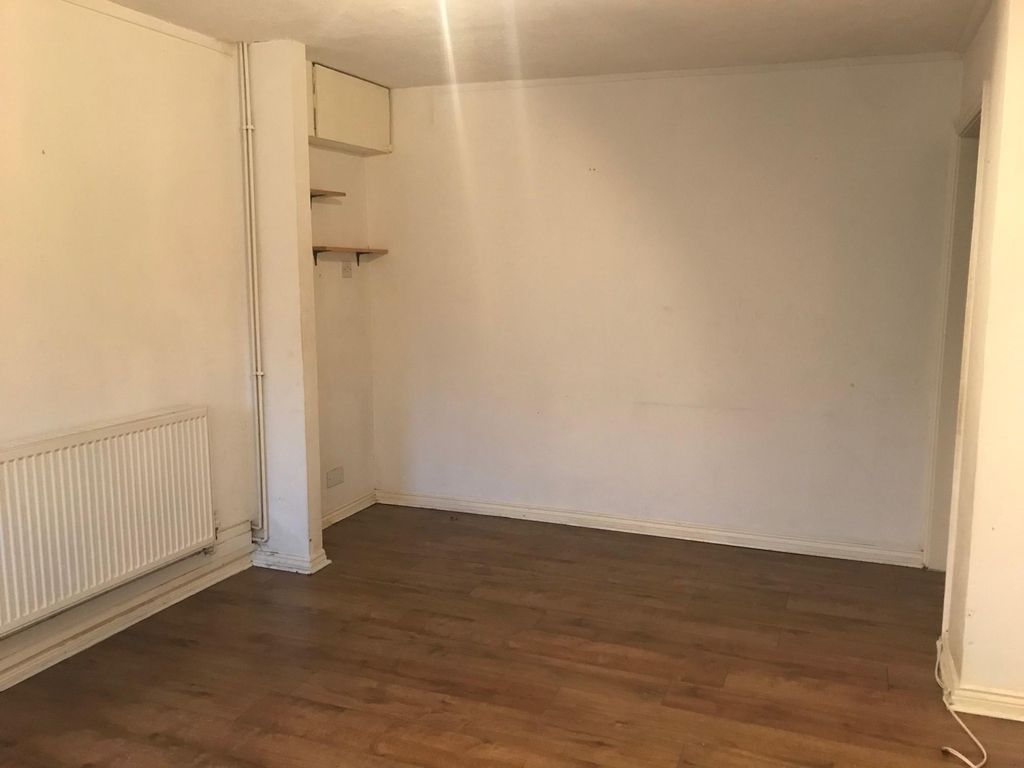 Property photo 3 of 9 Living Room