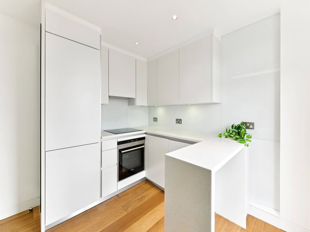 Property photo 2 of 19 Bedford Court