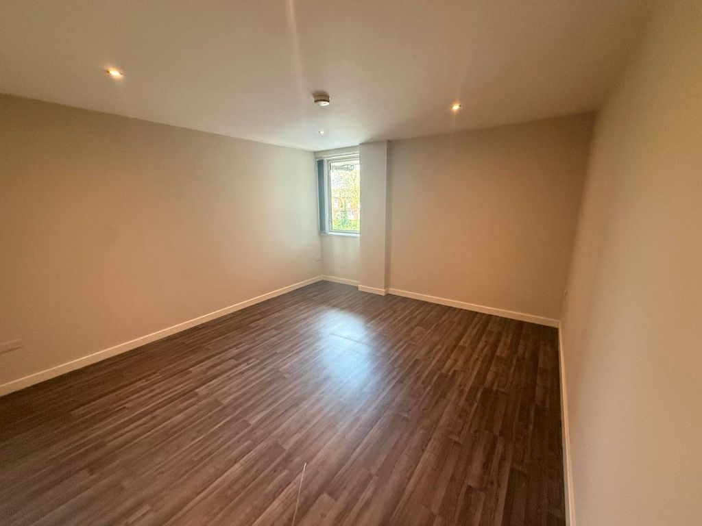 Property photo 2 of 8 Picture No. 29