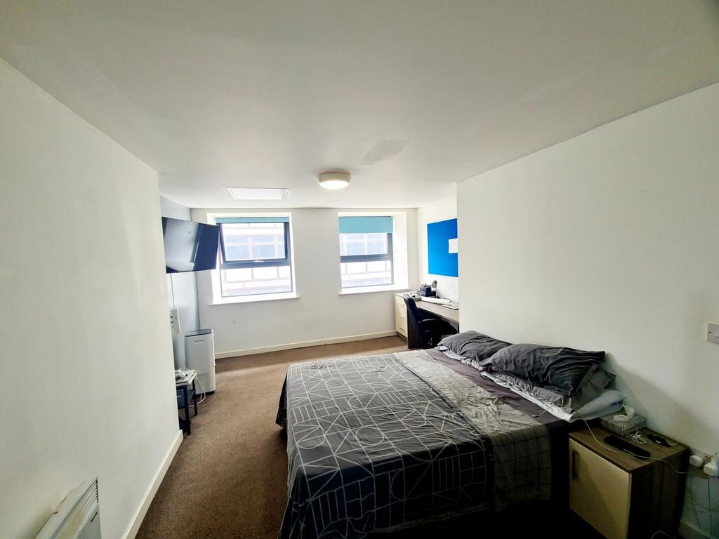 Property photo 1 of 11 Bedroom