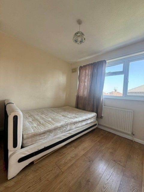 Property photo 2 of 6 Bedroom1