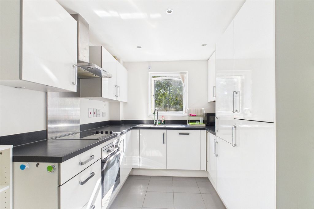 Property photo 2 of 10 Picture No. 17