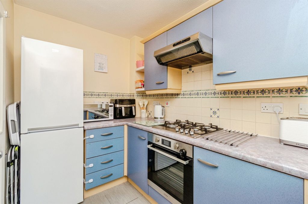 Property photo 3 of 17