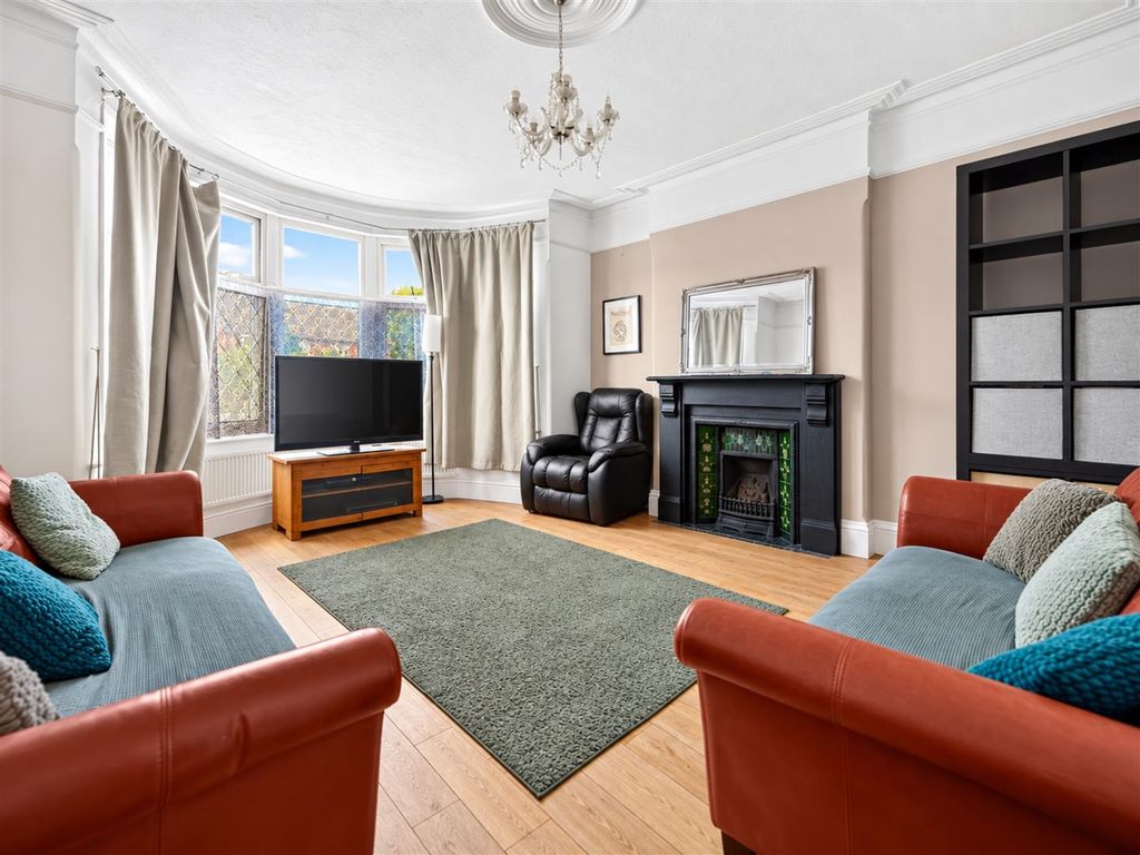 Property photo 2 of 22