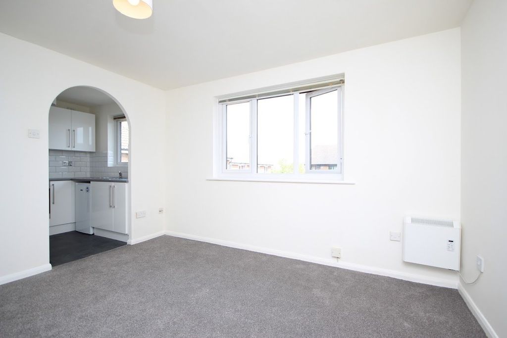 Property photo 3 of 8 Picture No. 02