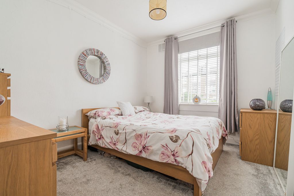 Additional image 11 of 2 bed flat for sale159 Colinton Mains Road, Edinburgh EH13