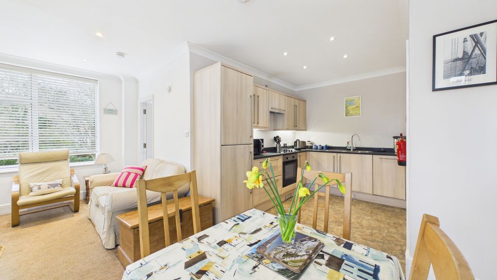 Property photo 2 of 13 Gallery