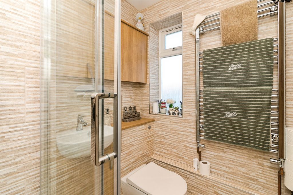 Property photo 3 of 20