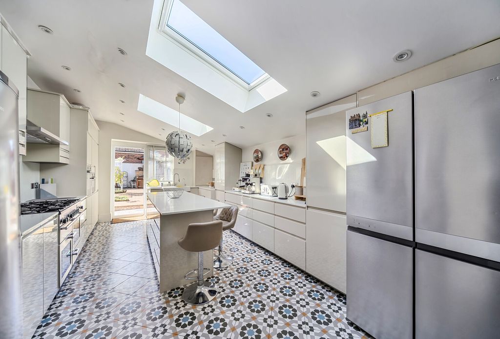 Property photo 3 of 14 1348053-18-68Bac5...
