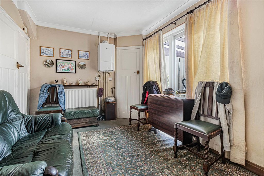 Property photo 2 of 18 16_85505.Jpg