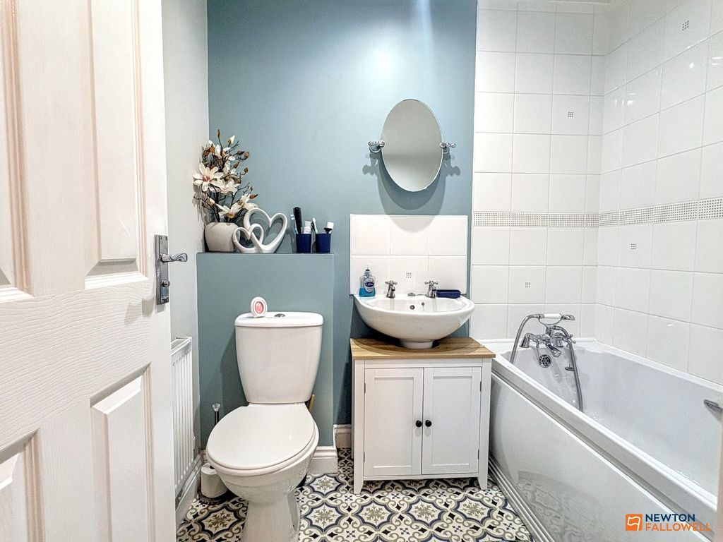 Property photo 3 of 25