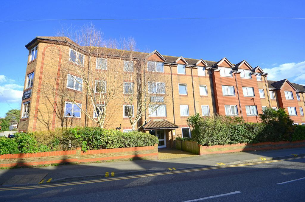 Property photo 1 of 9 Photo 8