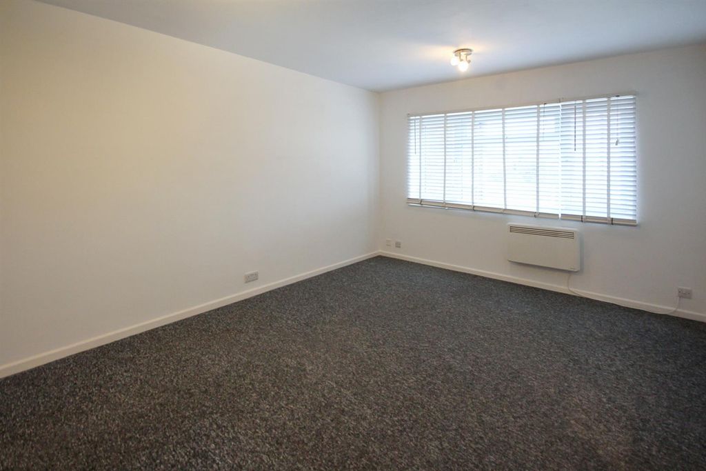 Property photo 2 of 7 Studio Room