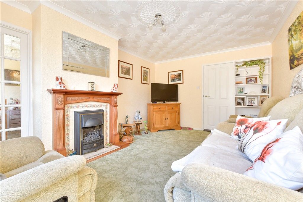 Property photo 2 of 13 Lounge