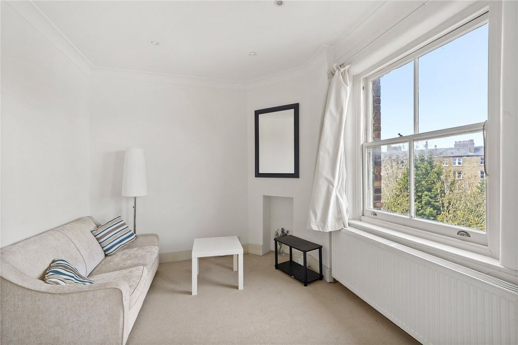 Property photo 2 of 9