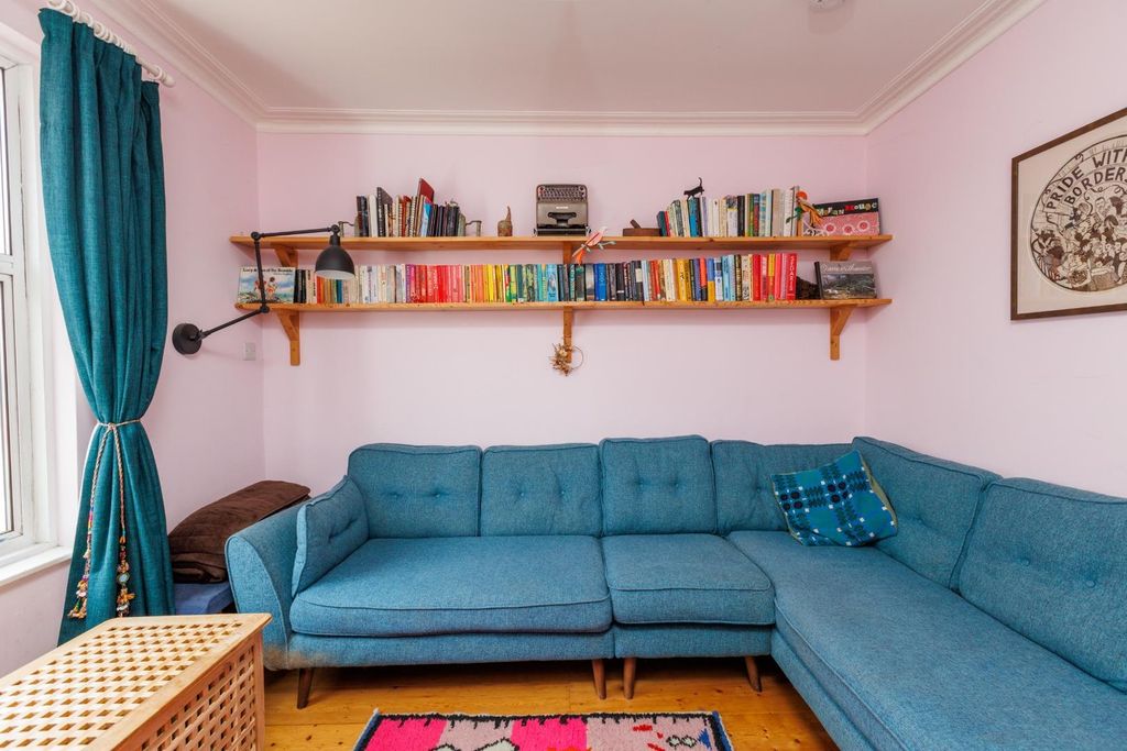 Property photo 3 of 29 5 Wood Street-14.Jpg