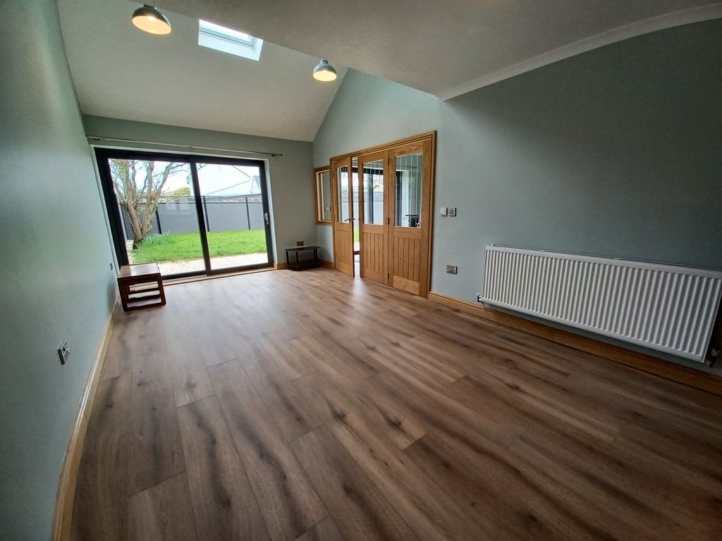 Property photo 3 of 20 Lounge/Diner