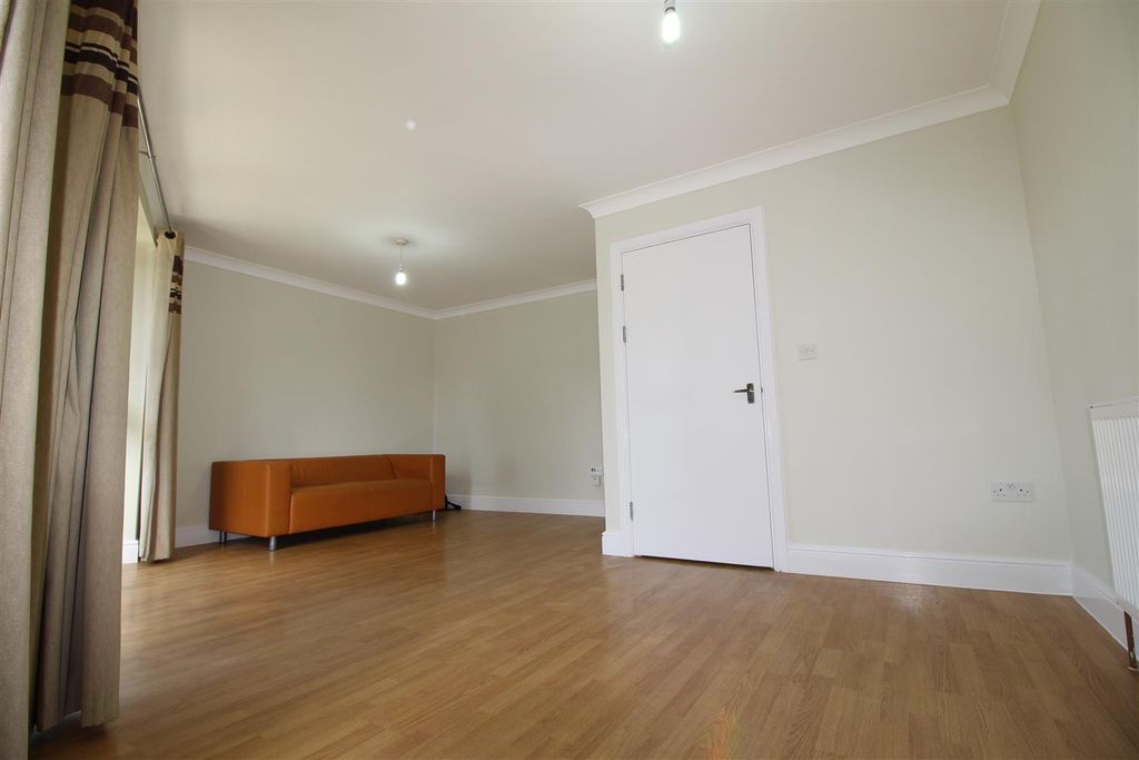 Property photo 2 of 6 Img_8352.Jpg