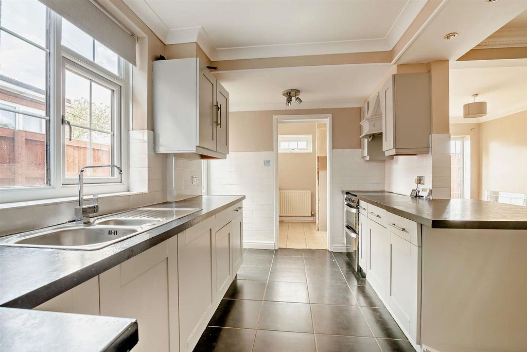 Property photo 2 of 14 8649917-Interior19-800.Jpg