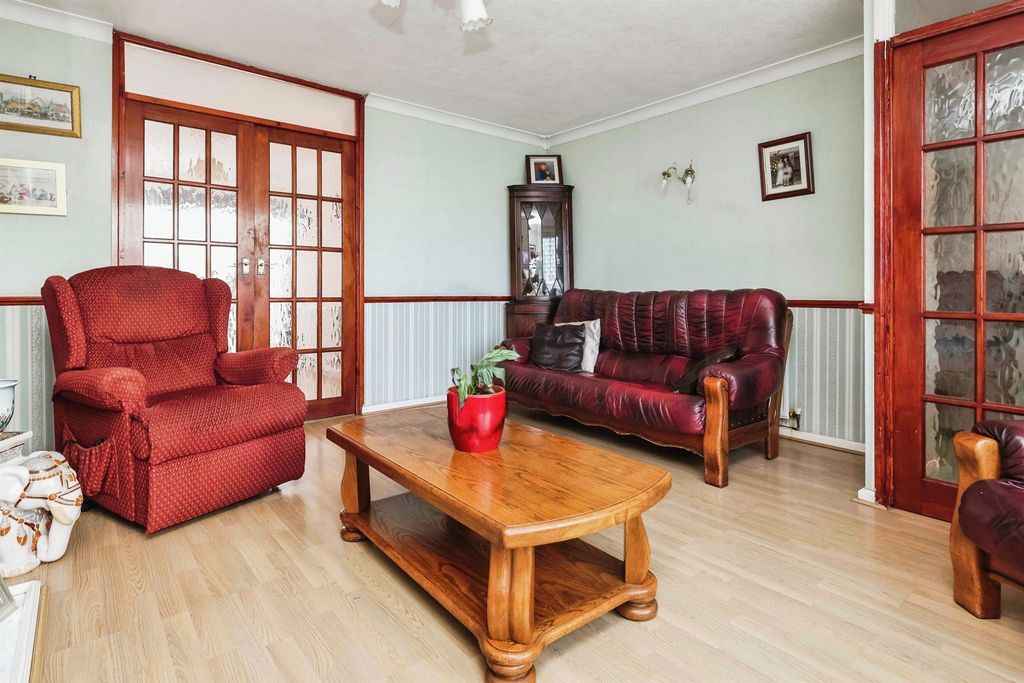 Property photo 2 of 16