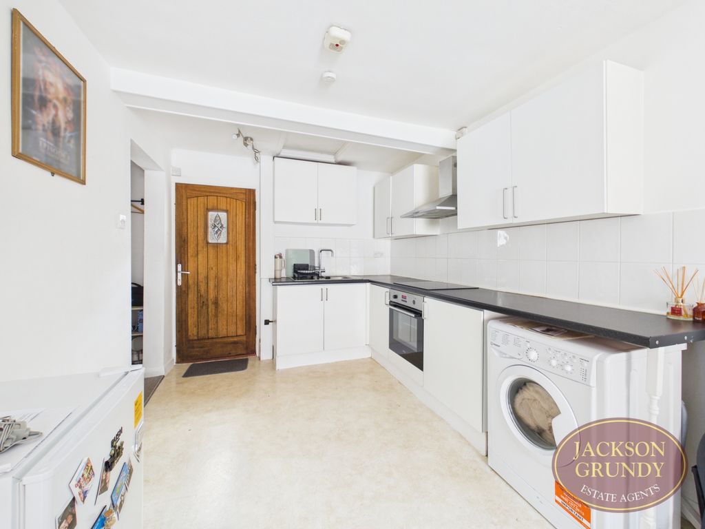 Property photo 3 of 8 Photo 5