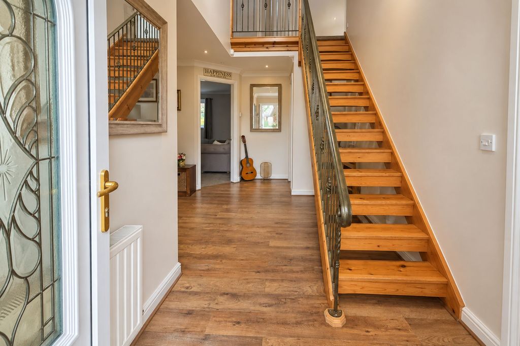 Property photo 2 of 21
