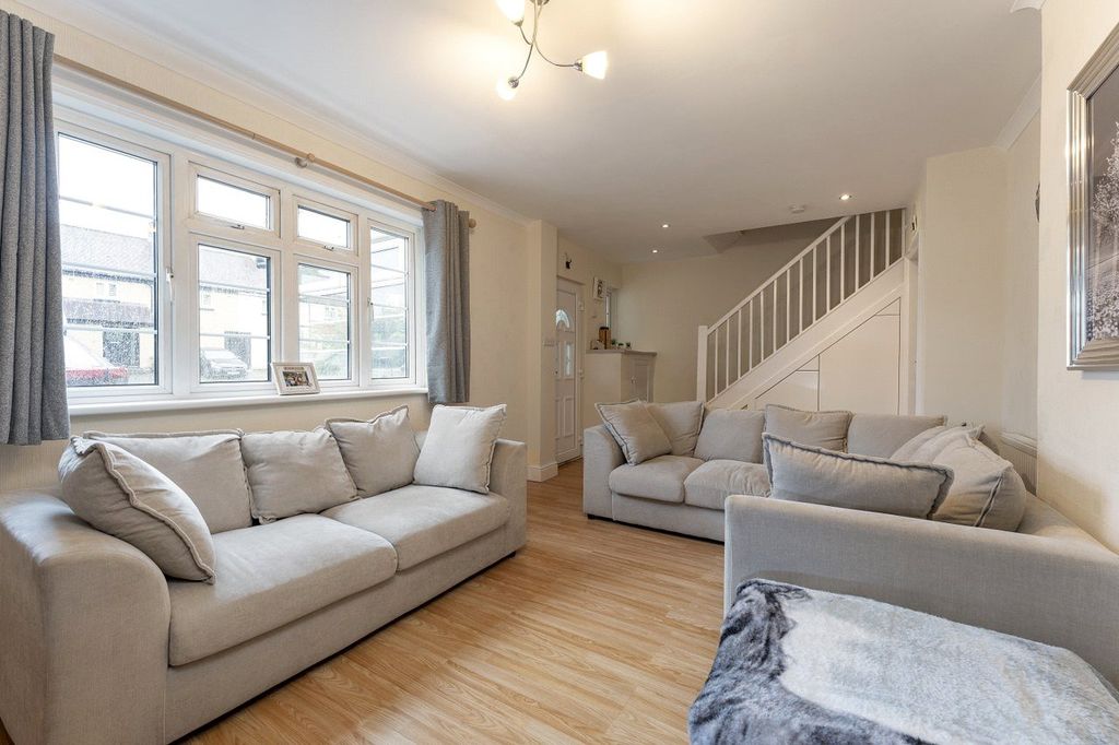 Property photo 2 of 17 Picture No. 02