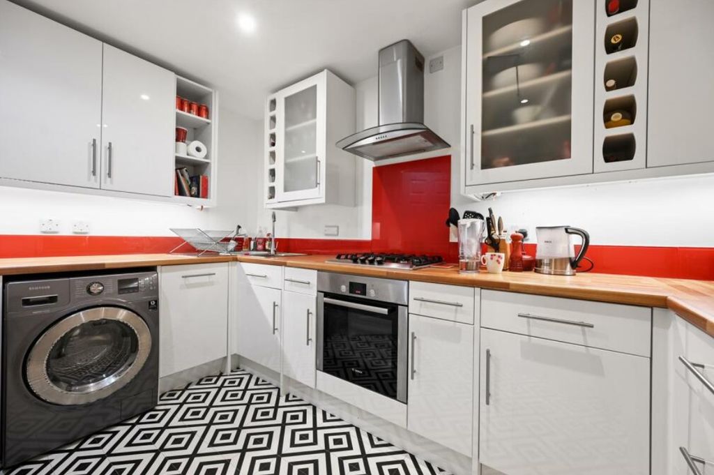 Property photo 1 of 12 Kitchen