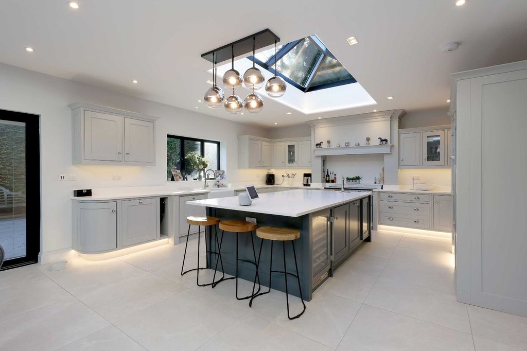 Property photo 2 of 28 Picture No. 13