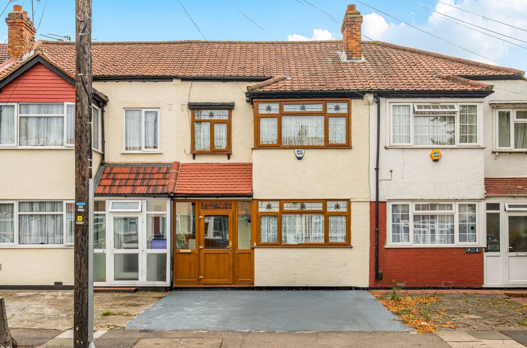 Property photo 1 of 21 External View