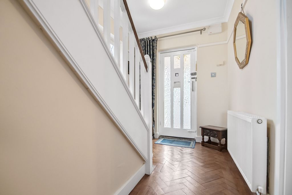 Property photo 2 of 29