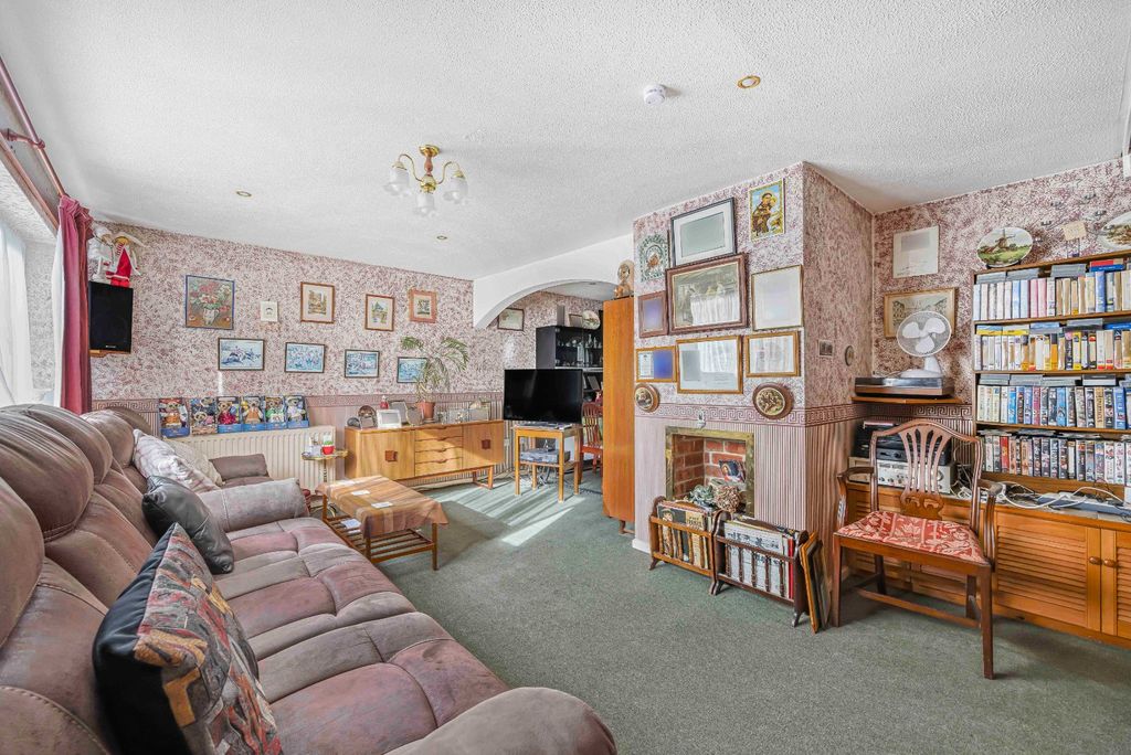 Property photo 3 of 15 Picture No. 11