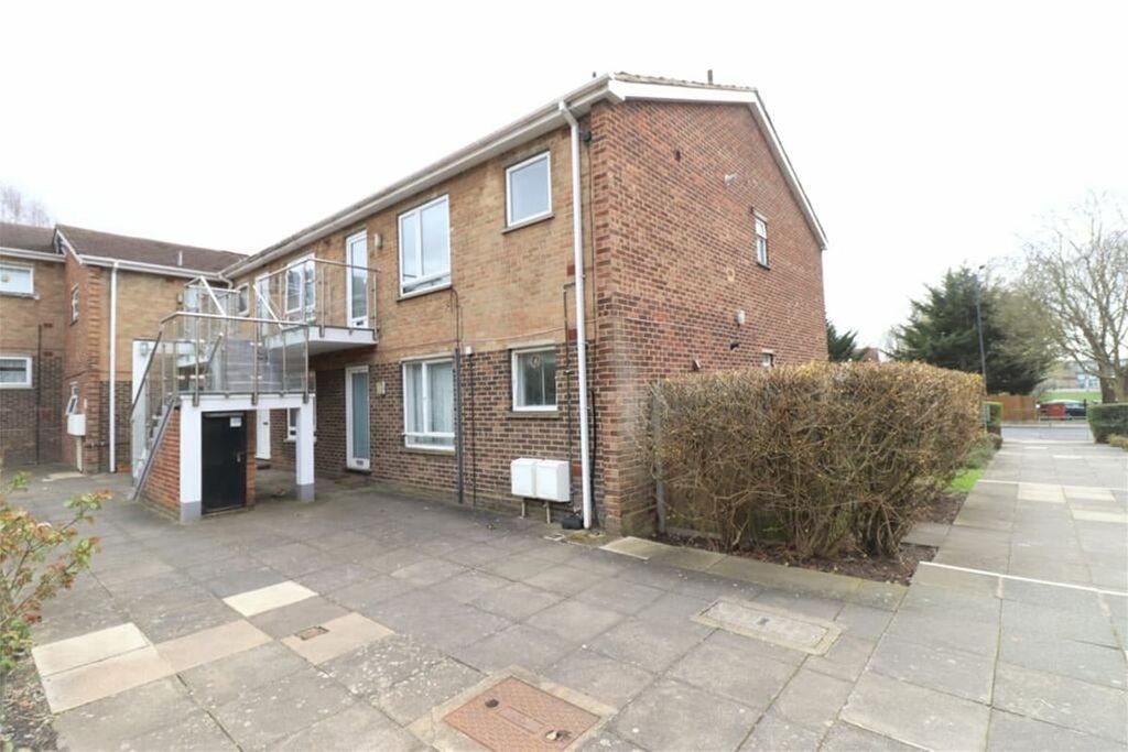Property photo 1 of 2