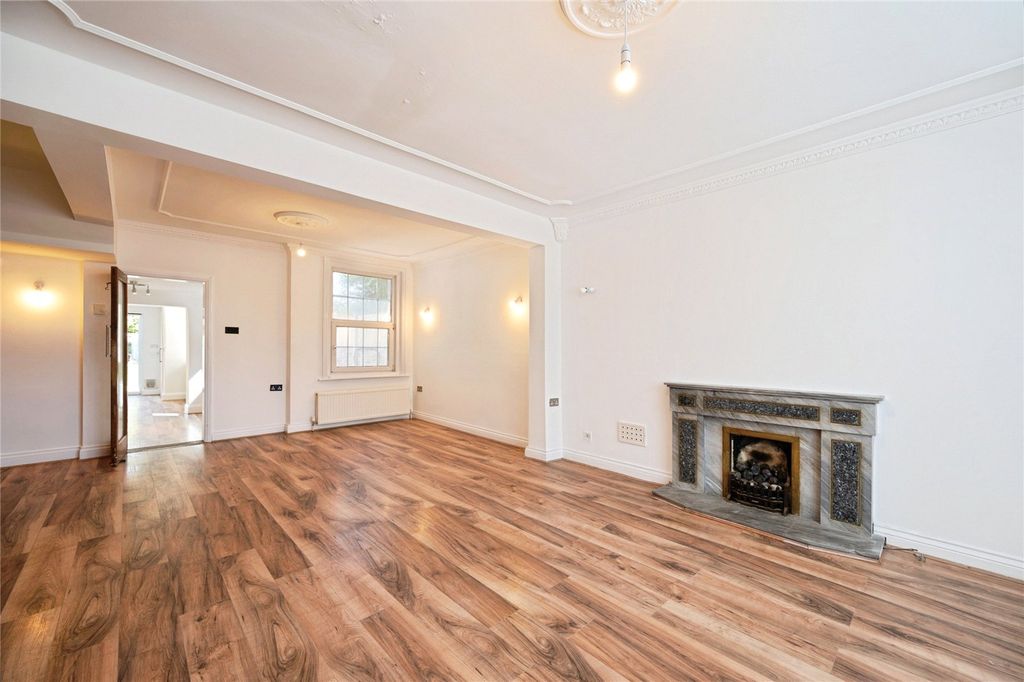Property photo 3 of 17 Picture No. 35