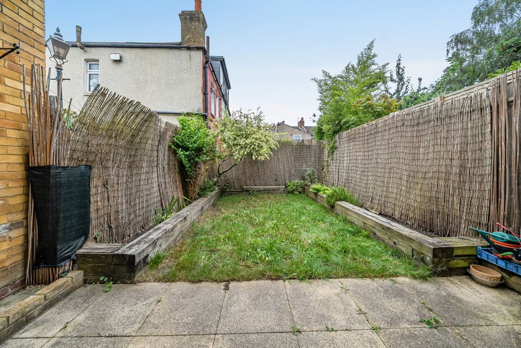 Property photo 3 of 11 Picture No. 16