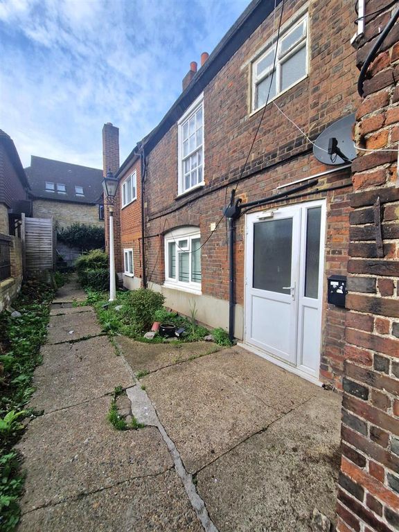 Property photo 1 of 7 External